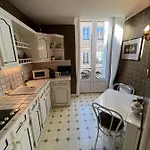 Typique Chartrons Apartment